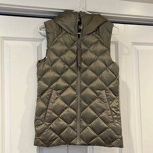 Lululemon reversible puffer vest
